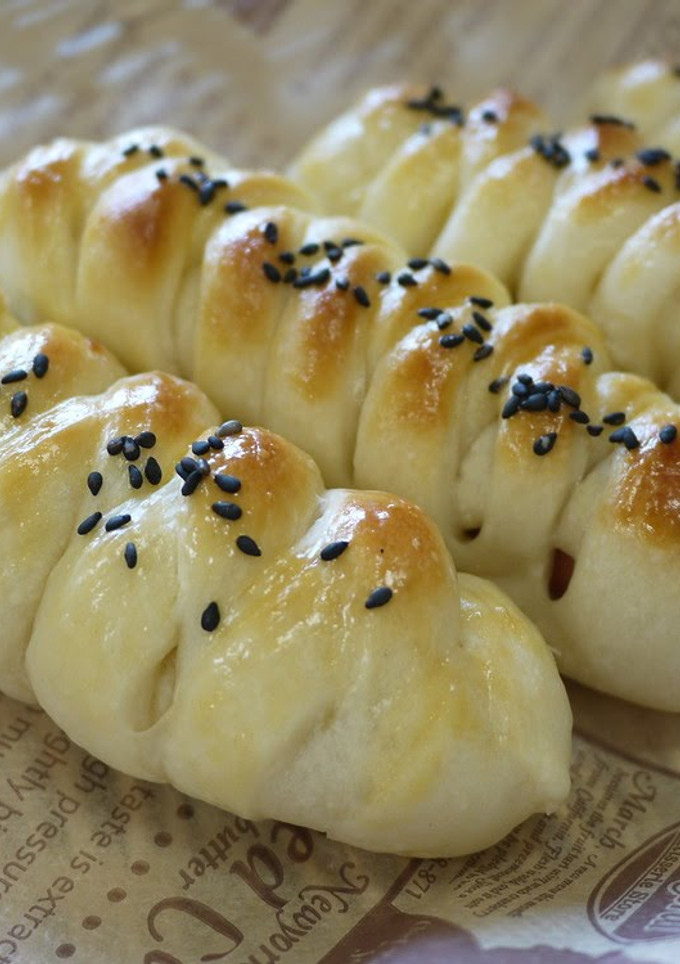 A picture of Sausage Bread Using a Bread Machine.