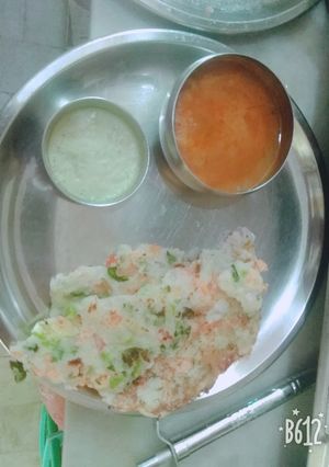 A picture of Semolina mix veg chilla.