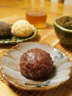 A picture of 3 Types of Adzuki Bean Mochi.