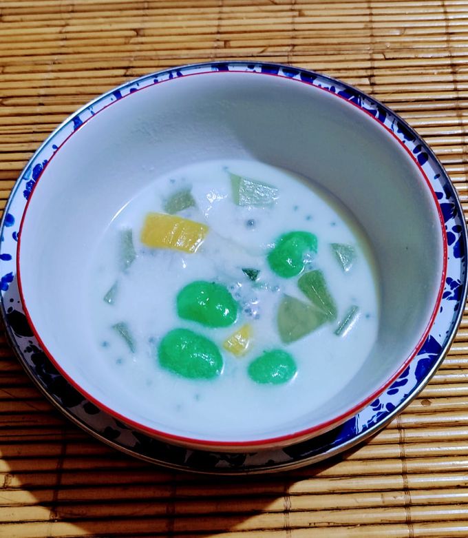 Yosh ukrainalik qizlar bilan jinsiy aloqa