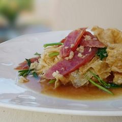 A picture of Chinese Sausage And Beancurd Skin In Chicken Broth.