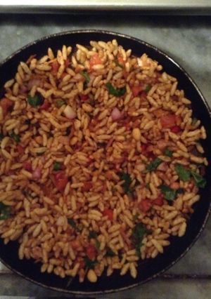 A picture of Kaachiu(Dry Bhel).