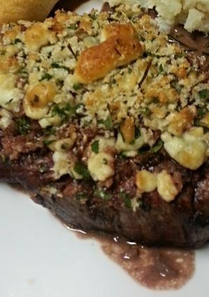 A picture of Bleu Cheese Crusted Filet Mignon.