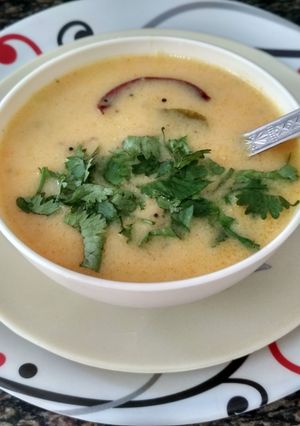 કઢી(kadhi Recipe in Gujarati) રેસીપી મુખ્ય ફોટો