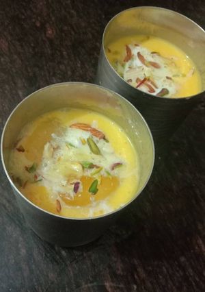 मैंगो लस्सी (Mango lassi recipe in Hindi) रेसिपी मुख्य फोटो