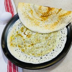 A picture of Egg Dosa.