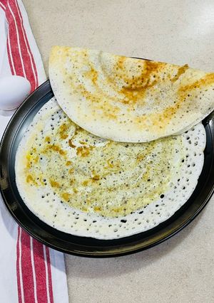 A picture of Egg Dosa.