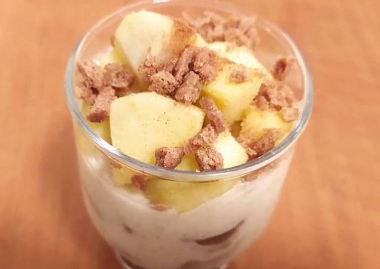 Recipe of Homemade Apfel-Joghurt Creme mit Zimt und Spekulatius