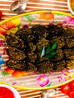 અળવી પાત્રા (Arvi Patra Recipe In Gujarati) રેસીપી મુખ્ય ફોટો