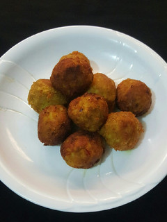 A picture of Potato balls.