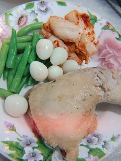 Hình của món Eat clean với đùi gà.