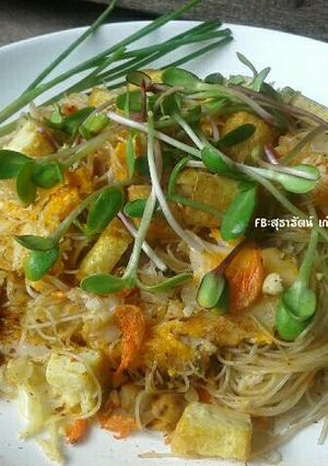 A picture of Easy Pad Thai.