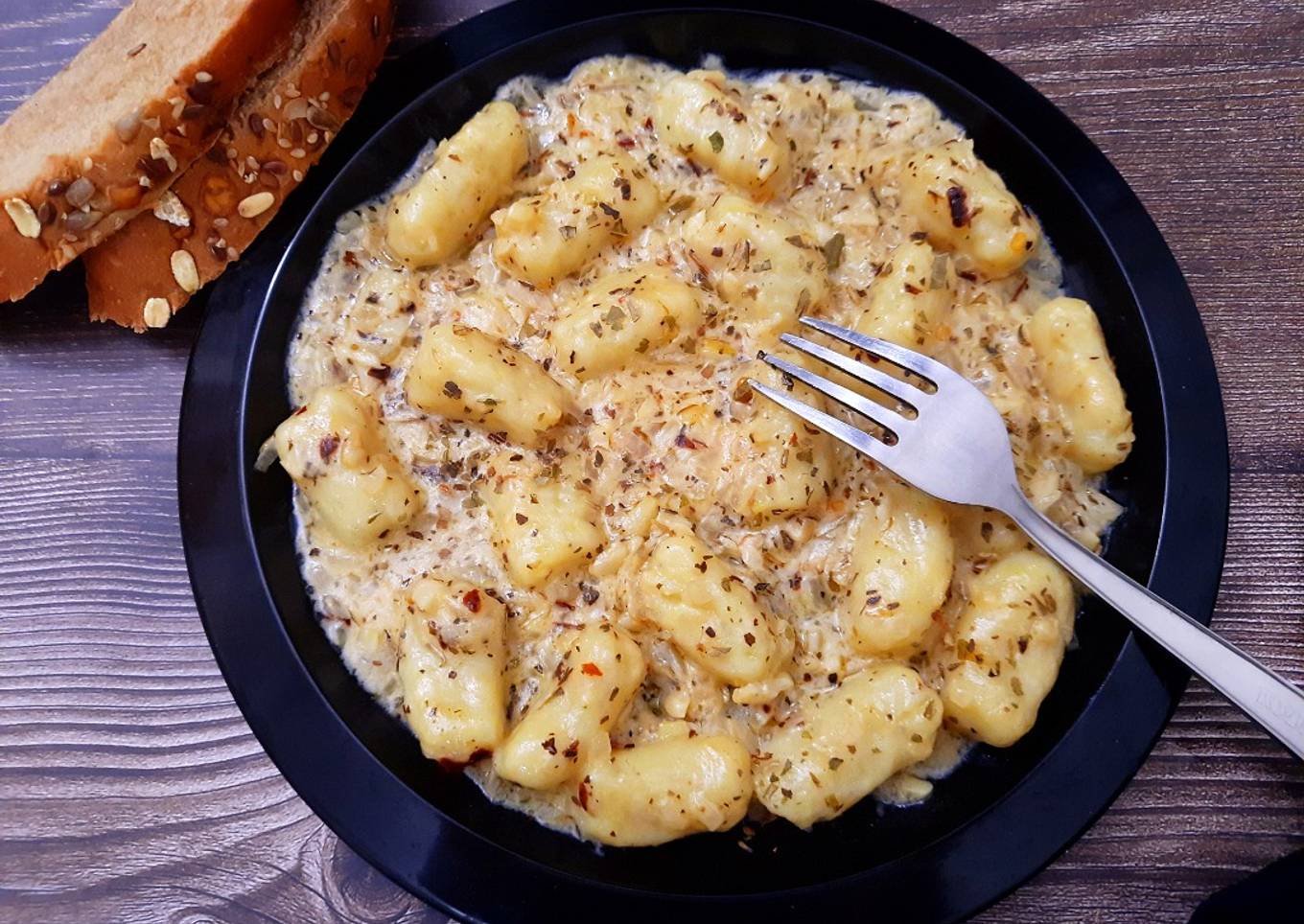 Eggless Gnocchi in Herb & Cheese Sauce