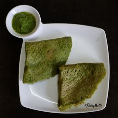 A picture of Spinach-Moong dal Chilla.