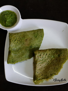 A picture of Spinach-Moong dal Chilla.