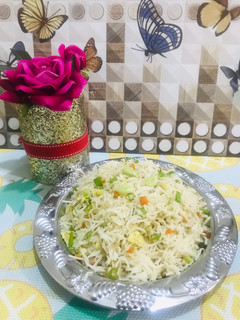 A picture of Chinese egg fried rice.