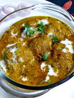 मखाने की कोफ्ता करी (makhane ki kofte curry recipe in Hindi) रेसिपी मुख्य फोटो