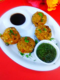 आलू साबूदाना कटलेट (aloo sabudana cutlet recipe in Hindi) रेसिपी मुख्य फोटो