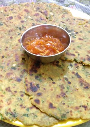 A picture of Methi ka thepla.