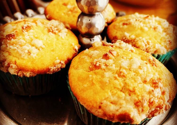Steps to Prepare Super Quick Homemade Filipino Cheese Cupcakes with Cheese Crumble