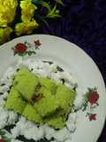 Kue Putu Daun Pisang