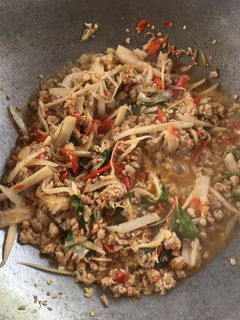 รูปของ ผัดกะเพราหมูสับหน่อไม้