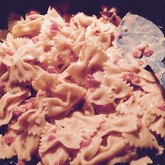 A picture of Picky Kids That Love Mac N Cheese.
