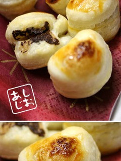 A picture of Heart-Shaped Chocolate Pie Bites.