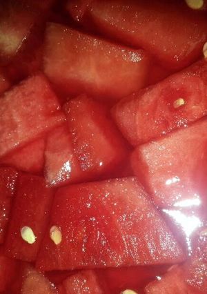 A picture of Sonia's Strawberry Gelatin with bananas.