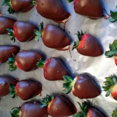 A picture of Chocolate Covered Strawberries.