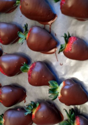A picture of Chocolate Covered Strawberries.