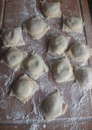 A picture of Ravioli Bolognese with beef or quorn.