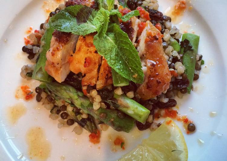 My Grandma Love This Harissa chicken with lentil, buckwheat &amp; asparagus