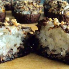 A picture of Almond Joy Cupcakes.