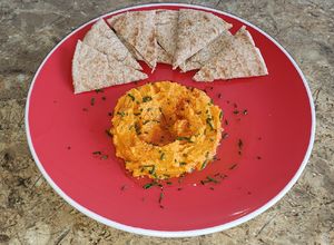 Una foto de Hummus de pimientos