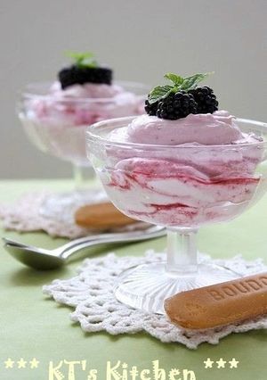 A picture of English Dessert: Blackberry Fool.
