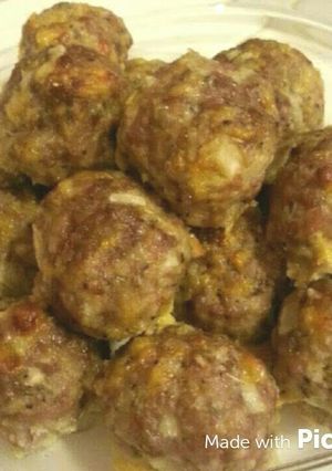 A picture of Portuguese cheese Italian sausage and pork meatballs.