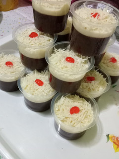 Foto resep Puding coklat fla su2 keju toping keju