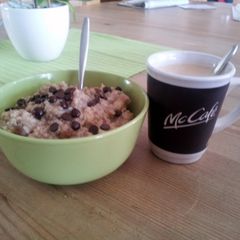 A picture of low calorie breakfast.