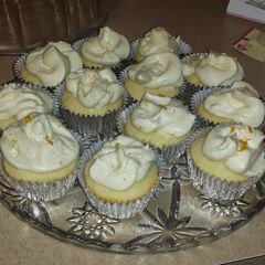 A picture of Orange Cream Cupcakes.