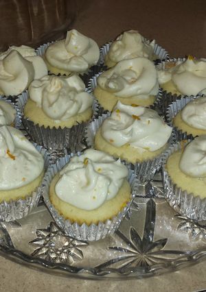 A picture of Orange Cream Cupcakes.