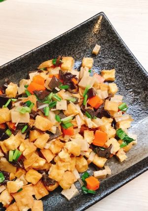 Hình của món Đậu hũ xào ngũ sắc.