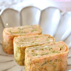 A picture of Spring Colored Tamagoyaki with Sakura Denbu.