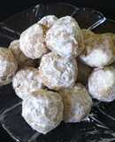 Almond Snowballs