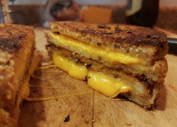 How to Make Perfect Double Stacked Herb Crusted Grilled Cheese