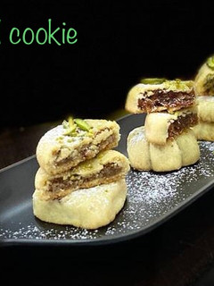 A picture of Mein'amoul Cookie (Dates cookie).