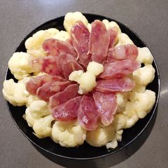 A picture of Cauliflower with Chinese Sausage.