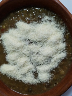 Una foto de Lentejas sin remojo con queso rallado