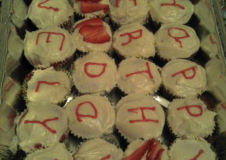 Red velvet cup cakes with cream cheese frosting