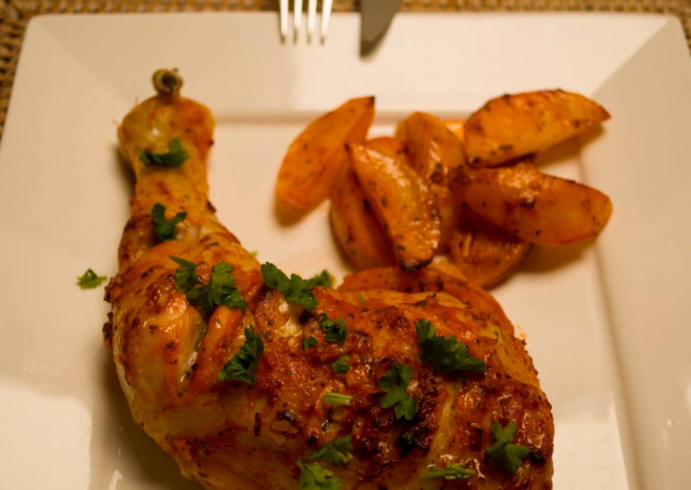 Grilled chicken legs with potatoes